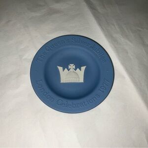 Wedgewood Blue Queen’s Silver Jubilee Plate
